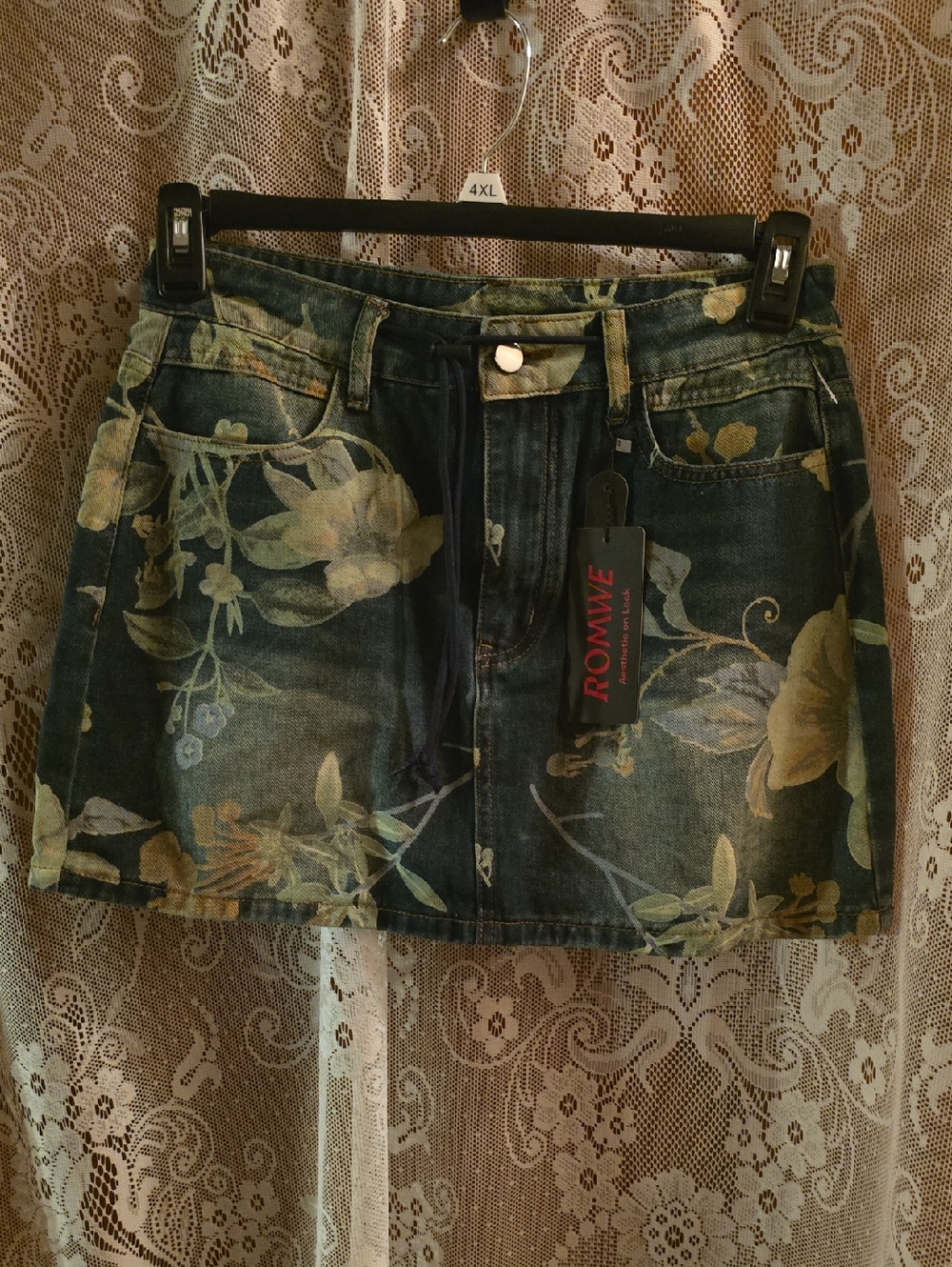 New ROMWE Women's Size M Dark Blue Denim Mini Skirt Vintage Wash Floral Print